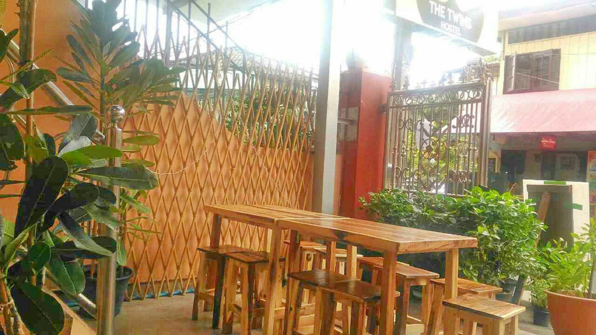 The Twins Hostel Банкок Екстериор снимка